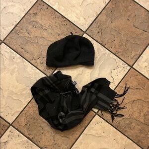 Elegant Black Beret and Scarf Set. Scarf 100% cashmere. Hat 100% wool! Matching!